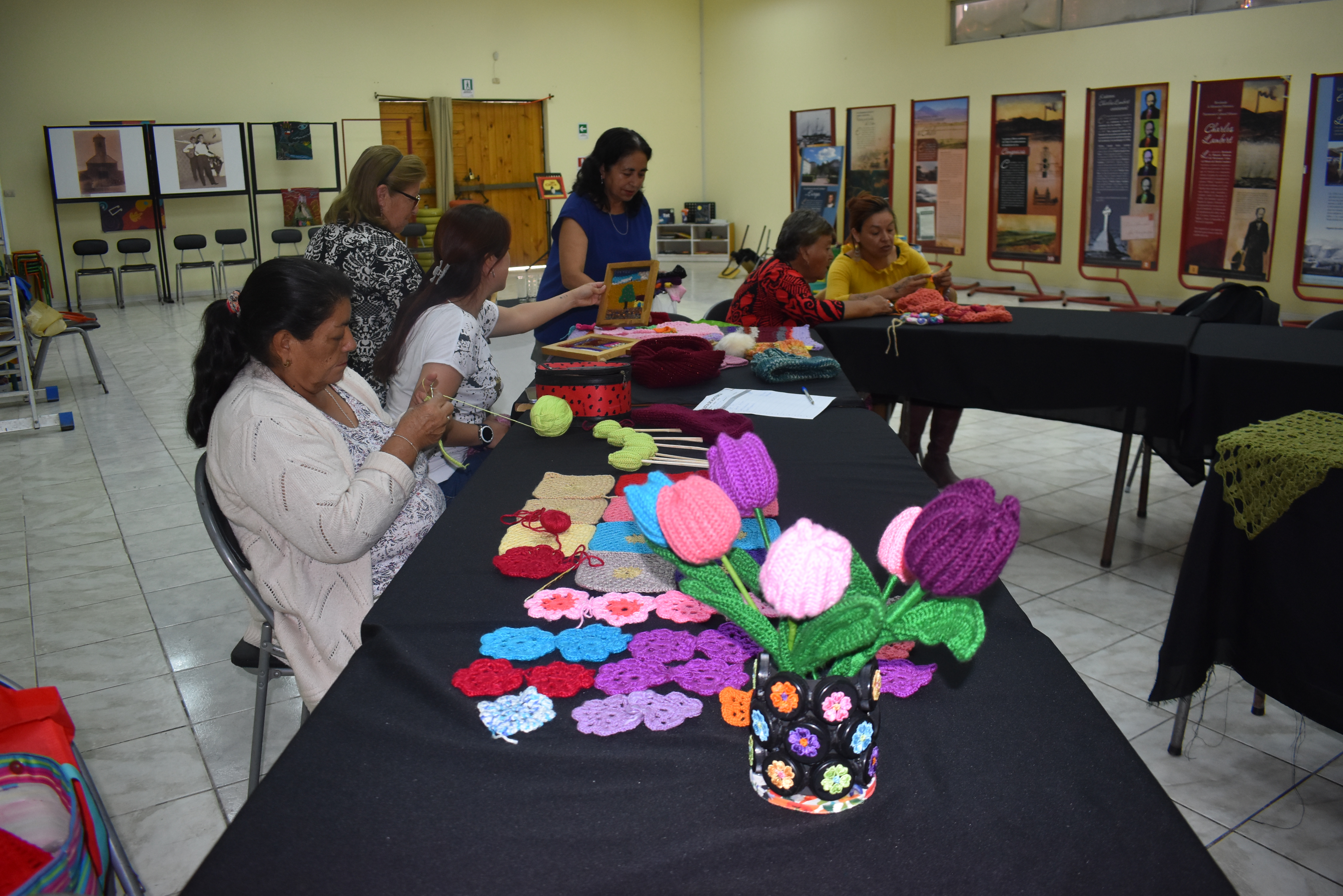 Municipio serenense apoya red de tejedoras en sector El Olivar